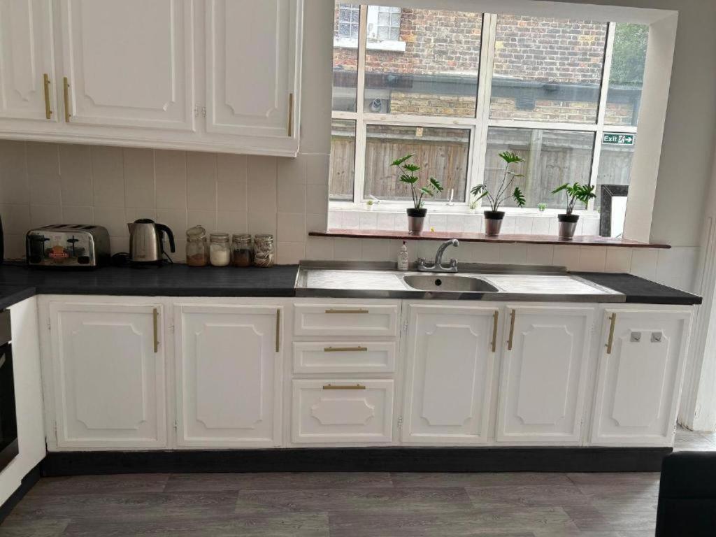 Guest House Balham, South London Spacious, Lambert, 6 Rooms Available Szoba fotó