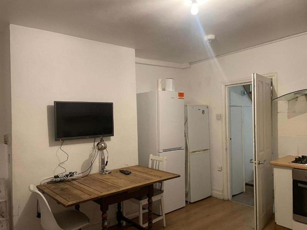 Guest House Balham, South London Spacious, Lambert, 6 Rooms Available Szoba fotó
